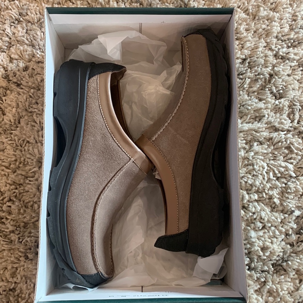 Clarks Clogs